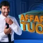 Affari tuoi: dove vederlo, orario e gioco