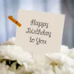 Come fare gli auguri: i consigli per ogni evento