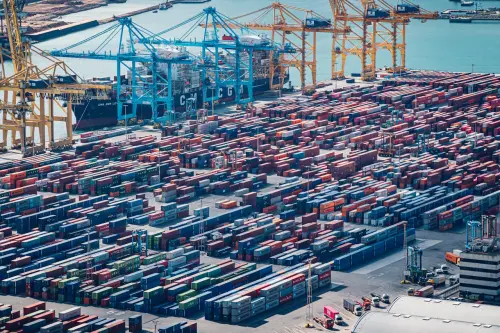 Export italiano, la sfida dei 700 miliardi passa da diplomazia economica e nuovi mercati