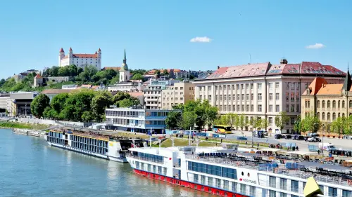 Tajani a Bratislava per accelerare l’ingresso dei Balcani nell’Ue