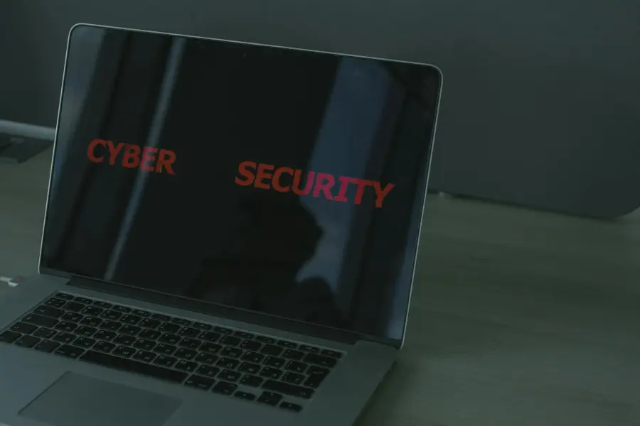 G7, linee guida sulla cybersicurezza dell’intelligenza artificiale