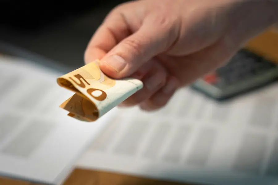 Burocrazia, imprese italiane perdono 3,4 milioni di giornate l’anno