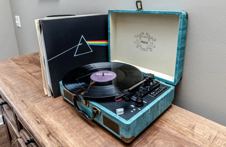Perché il revival italiano riempie ancora le piazze: la lezione dei medley anni '70, '80 e '90